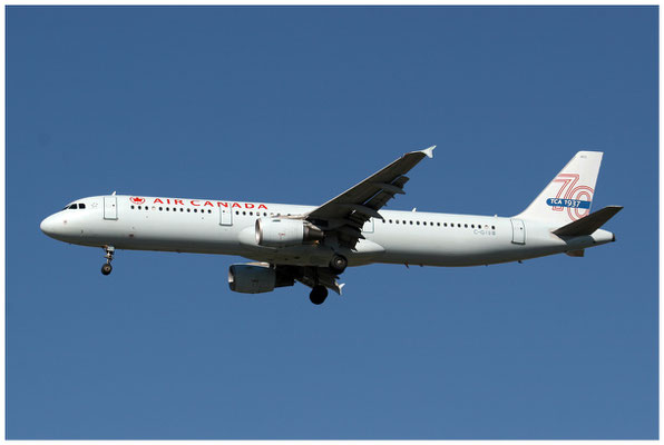 Air Canada / Airbus A321-200 / C-GIUB / 21.10.2007 / © Martin Hackl