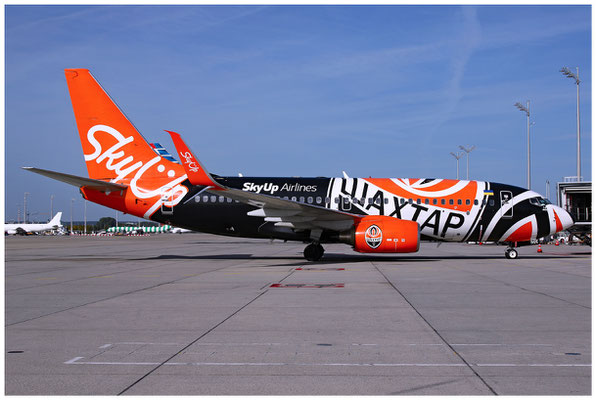 SkyUp Airlines / Boeing 737-700 WL / UR-SQE / 10.10.2023 / © Martin Hackl