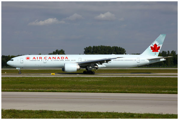 Air Canada / Boeing 777-300 / C-FIVQ / 30.08.2011 / © Martin Hackl