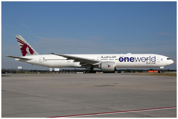 Qatar Airways / Boeing 777-300 / A7-BAA / 18.08.2018 / © Martin Hackl