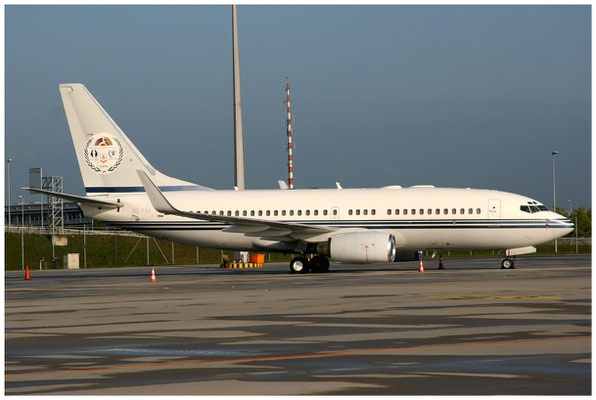 Jet Aviation Business Jets / Boeing 737-700 BBJ / HZ-TAA / 22.08.2007 /  © Martin Hackl