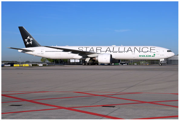 EVA Air / Boeing 777-300 / B-16715 / 27.04.2026 / © Martin Hackl