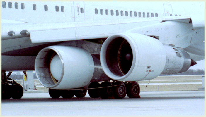 Iran Air / Boeing 747-200 / EP-IAH / 19.02.2001 / © Martin Hackl