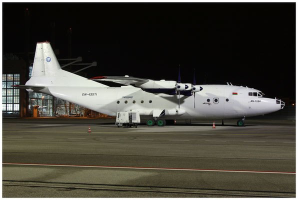 Aircompany Grodno / Antonov AN-12 / EW-435TI / 09.11.2016 / © Martin Hackl