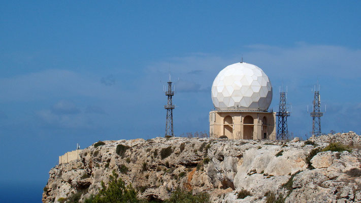 die Radarstation auf den Klippen