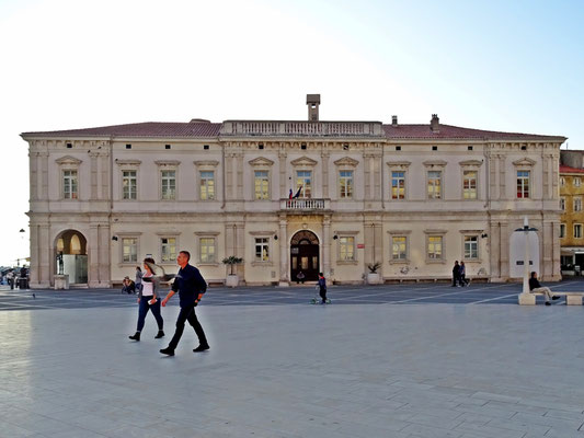 Gerichtsgebäude am Tartini-Platz