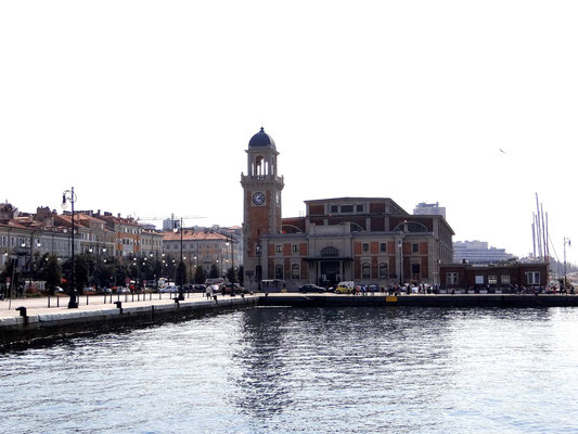 Städtisches Meeresaquarium, ein Jugendstilgebäude, das 1913 nach einem Entwurf des Architekten Giogio Polli errichtet  wurde