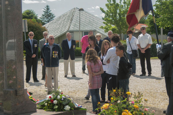 Hommages et commémoration de l'Armistice du 8 mai 1945 à Cénac, ce dimanche 8 mai 2011.