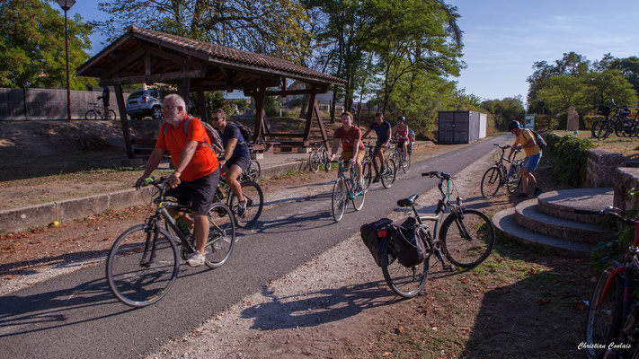 De la sation vélo de Créon à l'ancienne gare de Sadirac. Ouvre la voix, dimanche 4 septembre 2022. Photographie © Christian Coulais