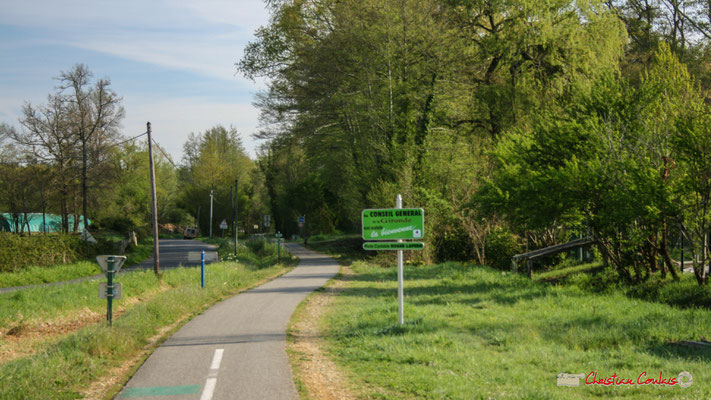 La Piste cyclable Roger Lapébie, voix verte des Deux-Mers vers Sauveterre-de-Guyenne. Gare ferroviaire de Citon-Cénac. Cénac, 14/04/2009