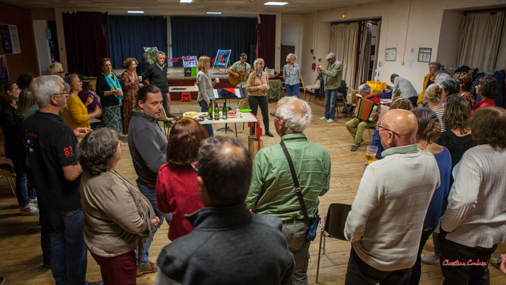 Les Choraleurs invitent Nathalie Aubin à fêter ses 60èmes arpèges. Lundi 15 mai 2023, Quinsac. Photographie © Christian Coulais