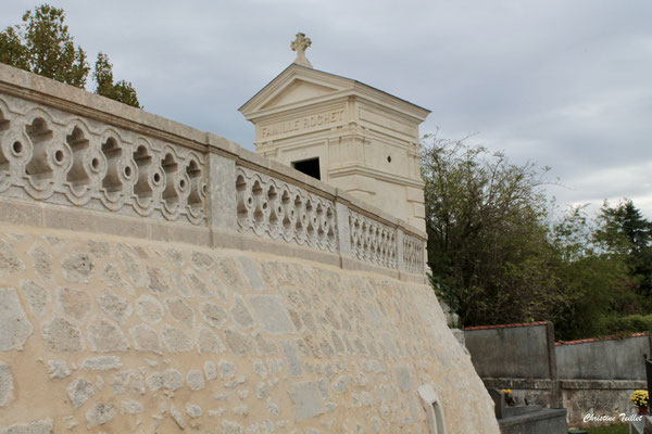 Cimetière de l'église Saint-Romain, Cenon. Jeudi 3 novembre 2022. Photographie © Christine Teillet