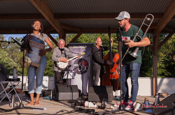 Amandine Cabald Roche, Jean-Michel Plassan, Fred Lasnier, Gaëtan Martin ; Crawfish Wallet. Vendredi 25 juin 2021, Camblanes-et-Meynac. Photographie © Christian Coulais