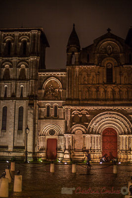  Place Pierre Renaudel, l’église Sainte-Croix-de-Bordeaux, est l'ancienne abbatiale d'un monastère bénédictin. Elle a désormais rang d'église paroissiale.