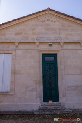 Entrée de l'ancienne école des filles, avenue de Moutille, Cénac, Gironde. 16/10/2017