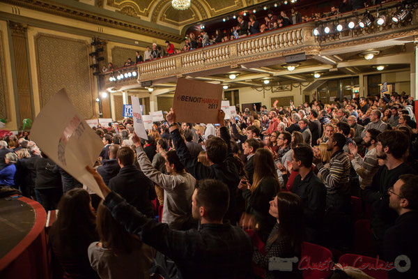 2 Arrivée de Benoît Hamon et des intervenants au Théâtre Fémina, Bordeaux. #benoithamon2017