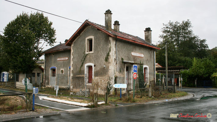 Gare ferroviaire de Citon-Cénac en cours de réhabilitation. Cénac, 21/12/2009