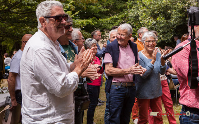 Applaudissements des bénévoles JAZZ360 pour François Sick. Festival JAZZ360 2019, Château Duplessy, Cénac, lundi 10 juin 2019