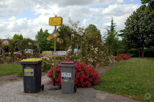 Le Festival JAZZ360 2012 est partenaire du SEMOCTOM, pour valoriser le tri et diminuer les déchets. Cénac, 08/06/2012
