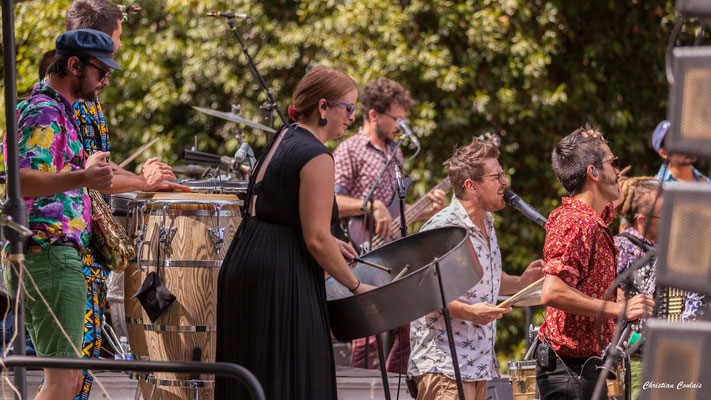 Concert d'Opsa Dehëli, Aérocampus / Château de Latresne, Ouvre la Voix fête ses 20 ans. Dimanche 4 septembre 2022. Photographie © Christian Coulais