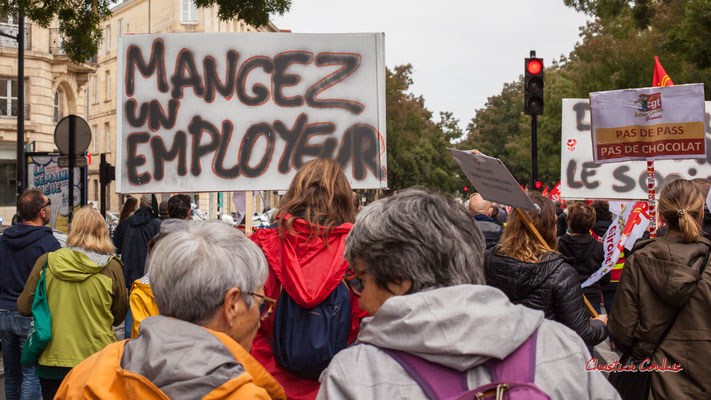 "Mangez un employeur" Manifestation intersyndicale, Bordeaux, mardi 5 octobre 2021. Photographie © Christian Coulais