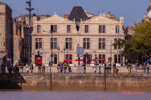 Maisons jumelles dites hollandaises, quai des Chartrons, construites vers 1680 par le marchand Hilaire Renu. Bordeaux port de la Lune. Samedi 9 octobre 2021. Photographie © Christian Coulais 
