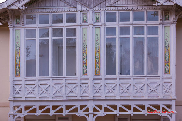 "Bow-window" Ville d'hiver, Arcachon. Samedi 20 novembre 2021. Photographie © Christian Coulais