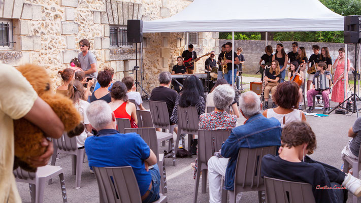 Big Band classe 4ème, collège Eléonore de Provence (Monségur), Festival JAZZ360, vendredi 3 juin 2022, Saint-Caprais de Bordeaux. Photographie © Christian Coulais