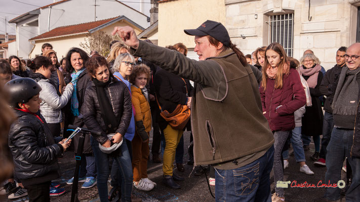 Caroline Cano "employée en espaces verts" Regards en biais, Cie La Hurlante, Hors Jeu / En Jeu, Mérignac. Samedi 24 novembre 2018