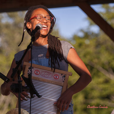 Amandine Cabald Roche ; Crawfish Wallet. Vendredi 25 juin 2021, Camblanes-et-Meynac. Photographie © Christian Coulais