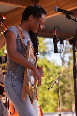 Amandine Cabald Roche ; Crawfish Wallet. Vendredi 25 juin 2021, Camblanes-et-Meynac. Photographie © Christian Coulais
