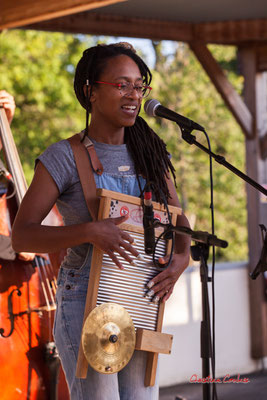 Amandine Cabald Roche ; Crawfish Wallet. Vendredi 25 juin 2021, Camblanes-et-Meynac. Photographie © Christian Coulais