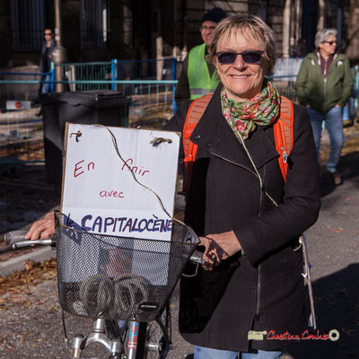 "En finir avec le capitalocène" Manifestation nationale des gilets jaunes. Cours d'Albret, Bordeaux. Samedi 17 novembre 2018