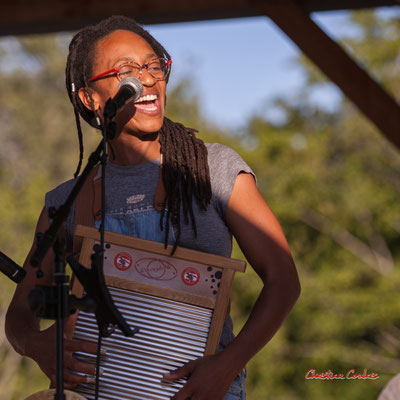 Amandine Cabald Roche ; Crawfish Wallet. Vendredi 25 juin 2021, Camblanes-et-Meynac. Photographie © Christian Coulais