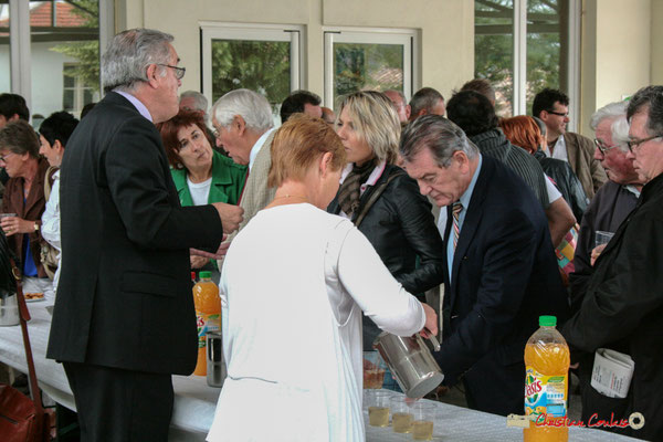 Jean-Marie Darmian, Philippe Madrelle. Vin d'Honneur opération arbres de la laïcité, Créon. 19/06/2010