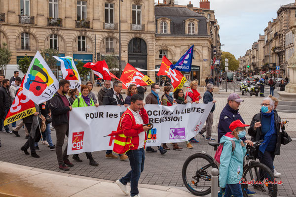 Manifestation intersyndicale, place de l'intendant Tourny, Bordeaux, mardi 5 octobre 2021. Photographie © Christian Coulais