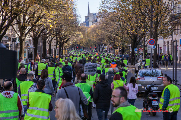 Manifestation nationale des gilets jaunes. Cours Victor Hugo, Bordeaux. Samedi 17 novembre 2018