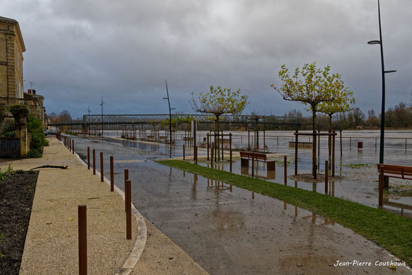 En bordure du Grand Estey et de la Garonne, inondation Langoiran. Samedi 14/12/2019. Photographie © Jean-Pierre Couthouis