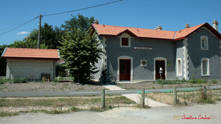 Le gîte d'étape de Citon-Cénac est ouvert en lieu et place de l'ancienne gare ferroviaire. 06/08/2010