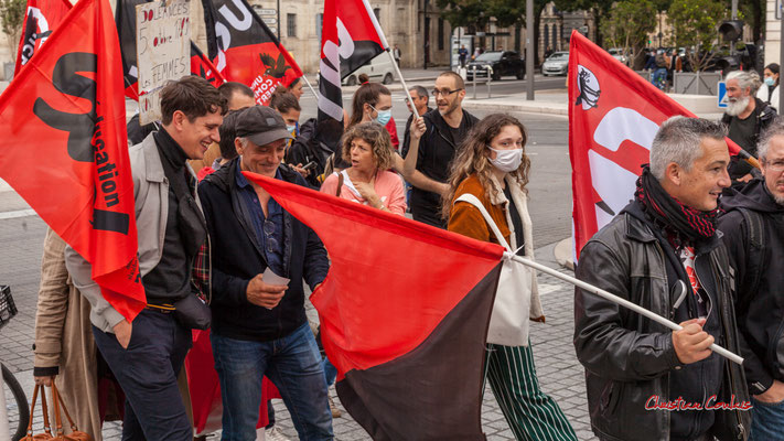 "Philippe Poutou serait-il à la Confédération Nationale du Travail ?" Manifestation intersyndicale, Bordeaux, mardi 5 octobre 2021. Photographie © Christian Coulais