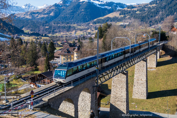 Composition quittant Gstaad en direction de Zweisimmen BE ©Photographie-sebiperrod