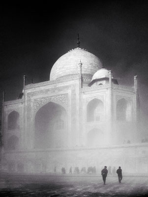 George Sulkowski - Morgennebel am Taj Mahal
