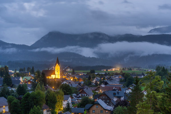 Janos Reisz - Goldene Kirche