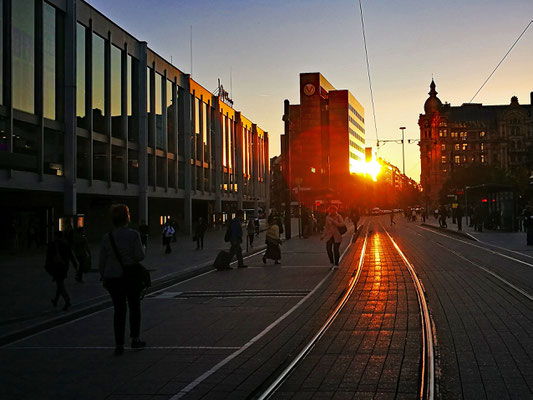 Andrea Hildman_Frankfurt im Abendlicht