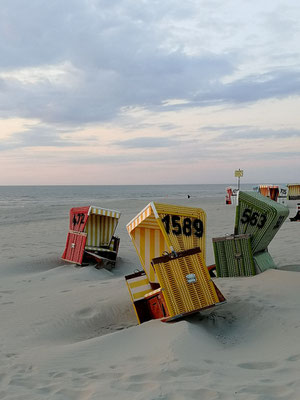 Konni De Kuthy_Tanz der Strandkörbe