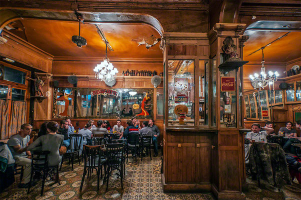 Bar Marsella in Barcelona, the absinthe bar once frequented by the likes of Hemingway, Dali, Gaudi & Picasso. Opened since 1820, it supposedly has not had a proper cleaning since it opened. Oh, what those peeling ceilings and dusty chandeliers have seen! 