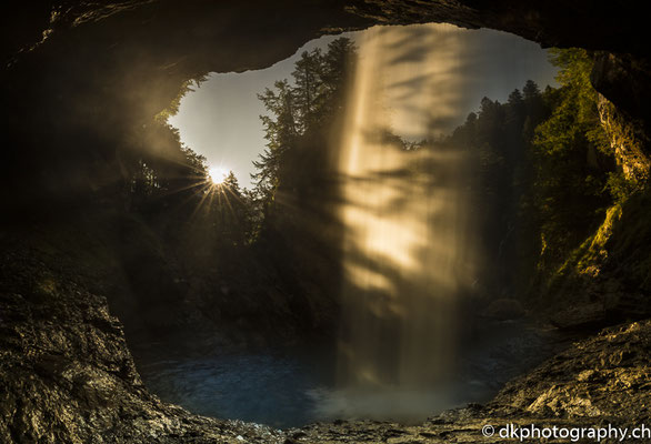 Der wohl schönste Wasserfall der Schweiz (Glarus, CH). Bild-Nummer: 348