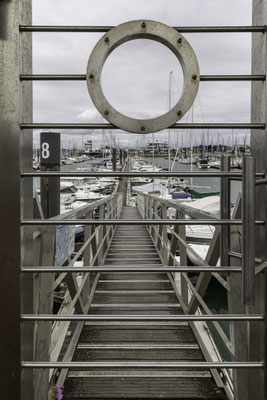 F 16 - 1/200 s - 200 iso
