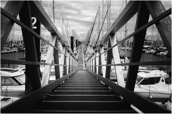 F 13 - 1/100 s - 100 iso