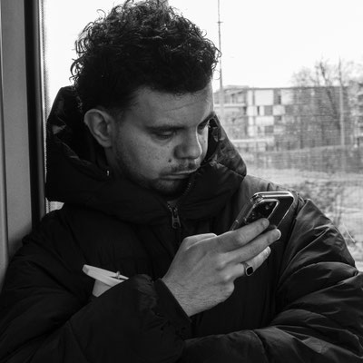 Guy / F 10 - 1/125 s - 2 500 iso